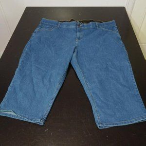 4/ $25 WOMENS JEAN CAPRIS PANTS BY WOMAN WITHIN SIZE 30W PETITE